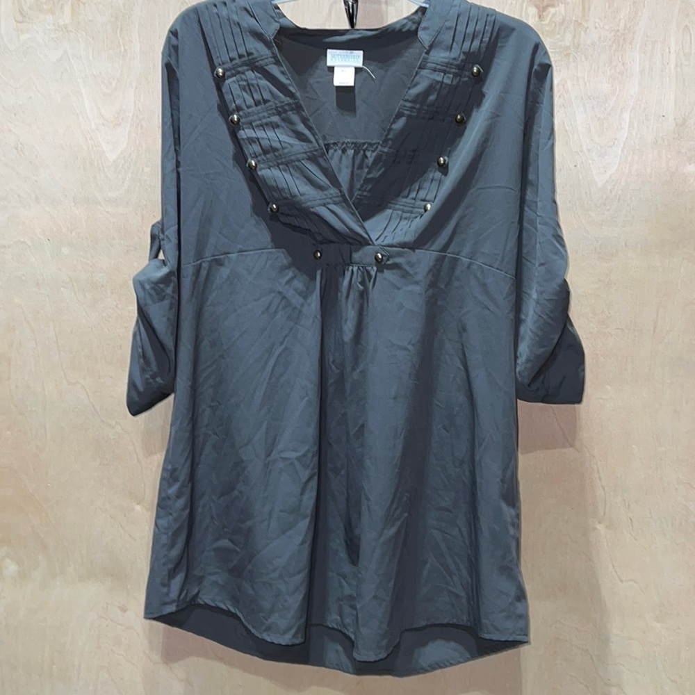 Woman’s Motherhood Maternity Blouse w/ convertible sleeves